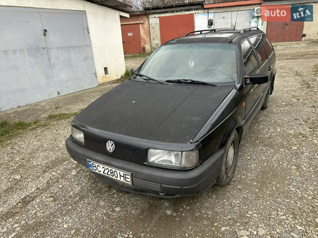 Черный Фольксваген Пассат, объемом двигателя 1.6 л и пробегом 320 тыс. км за 1499 $, фото 1 на Automoto.ua