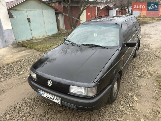 Черный Фольксваген Пассат, объемом двигателя 1.6 л и пробегом 210 тыс. км за 1350 $, фото 1 на Automoto.ua