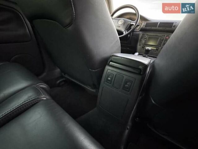 Черный Фольксваген Пассат, объемом двигателя 1.9 л и пробегом 230 тыс. км за 1150 $, фото 14 на Automoto.ua