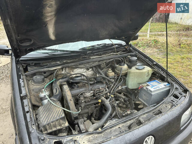 Черный Фольксваген Пассат, объемом двигателя 1.6 л и пробегом 210 тыс. км за 1350 $, фото 15 на Automoto.ua