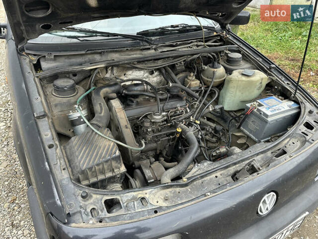 Черный Фольксваген Пассат, объемом двигателя 1.6 л и пробегом 320 тыс. км за 1499 $, фото 16 на Automoto.ua