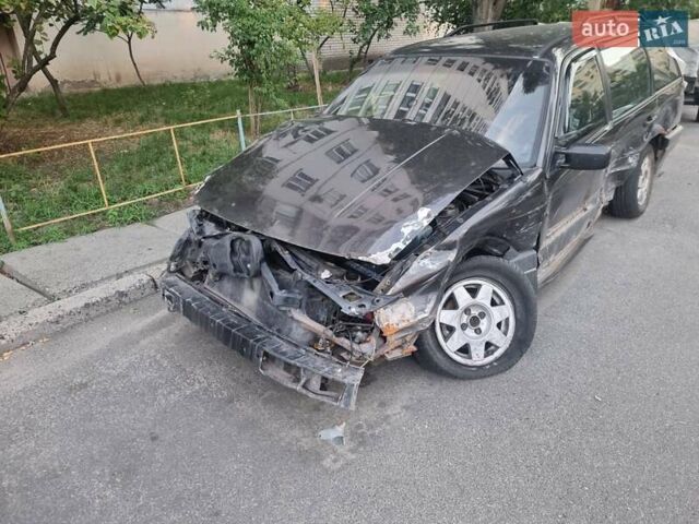 Черный Фольксваген Пассат, объемом двигателя 1.8 л и пробегом 513 тыс. км за 599 $, фото 5 на Automoto.ua