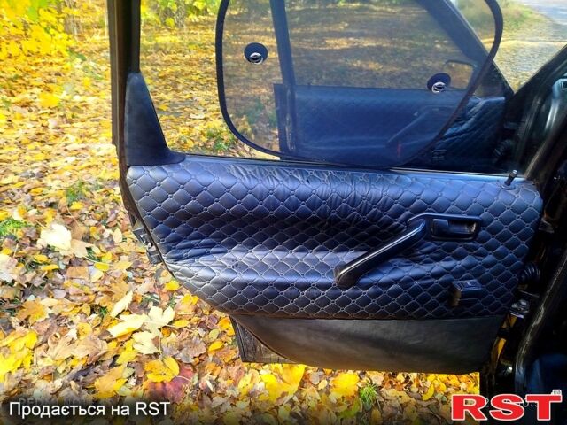 Черный Фольксваген Пассат, объемом двигателя 2 л и пробегом 330 тыс. км за 2500 $, фото 7 на Automoto.ua