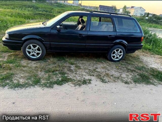 Черный Фольксваген Пассат, объемом двигателя 1.8 л и пробегом 100 тыс. км за 1550 $, фото 4 на Automoto.ua