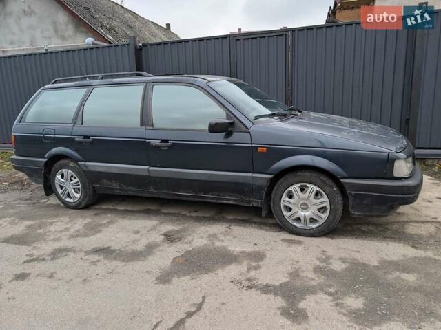 Чорний Фольксваген Пассат, об'ємом двигуна 2 л та пробігом 338 тис. км за 900 $, фото 2 на Automoto.ua