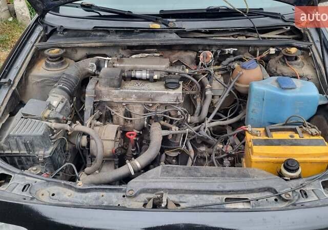 Черный Фольксваген Пассат, объемом двигателя 1.98 л и пробегом 600 тыс. км за 1650 $, фото 1 на Automoto.ua