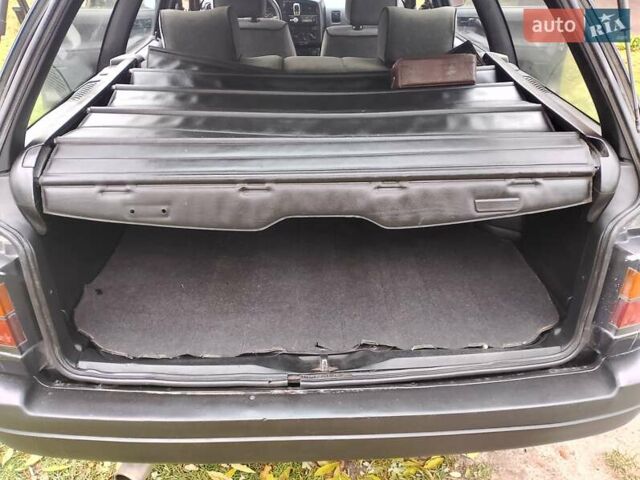 Черный Фольксваген Пассат, объемом двигателя 1.78 л и пробегом 241 тыс. км за 2251 $, фото 10 на Automoto.ua