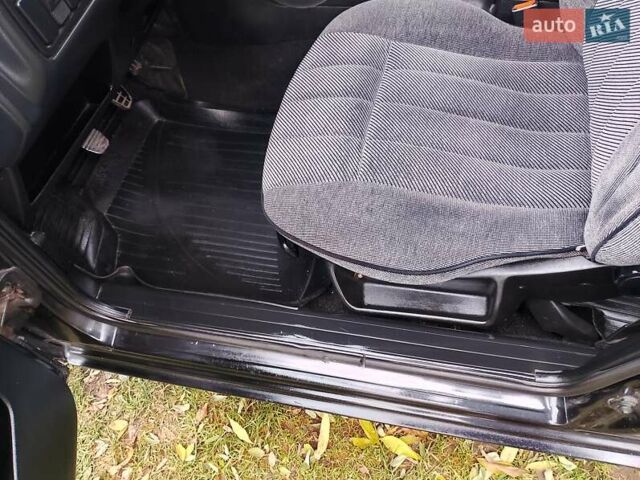 Черный Фольксваген Пассат, объемом двигателя 1.78 л и пробегом 241 тыс. км за 2251 $, фото 5 на Automoto.ua