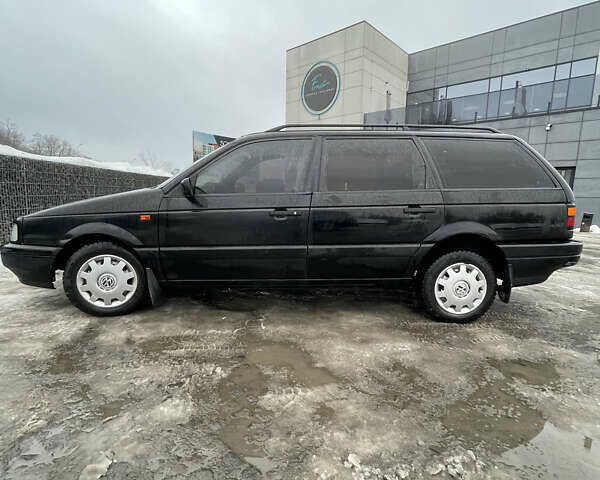 Чорний Фольксваген Пассат, об'ємом двигуна 2 л та пробігом 292 тис. км за 3000 $, фото 4 на Automoto.ua