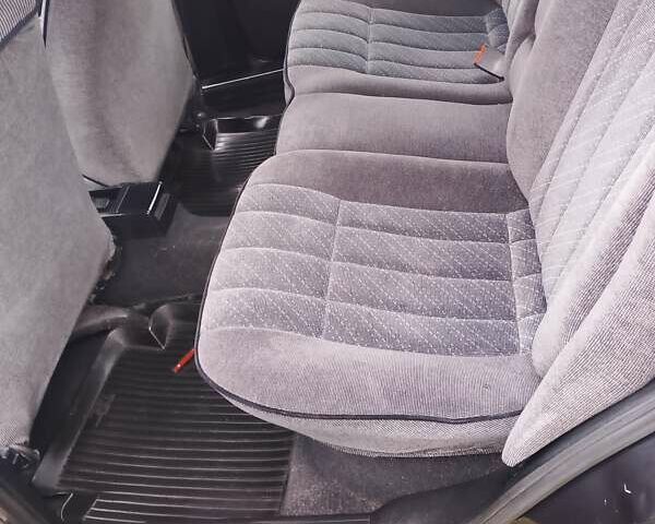 Черный Фольксваген Пассат, объемом двигателя 1.78 л и пробегом 241 тыс. км за 2251 $, фото 6 на Automoto.ua