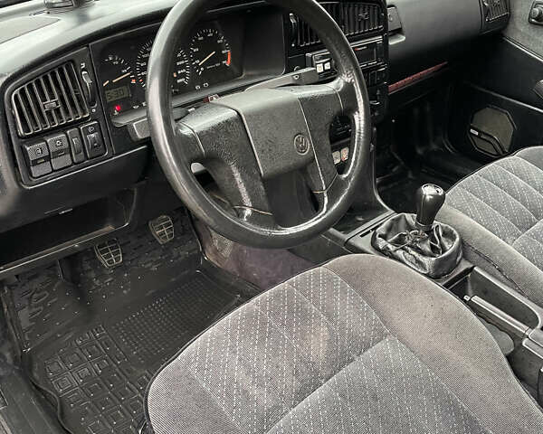 Чорний Фольксваген Пассат, об'ємом двигуна 2 л та пробігом 292 тис. км за 3000 $, фото 7 на Automoto.ua