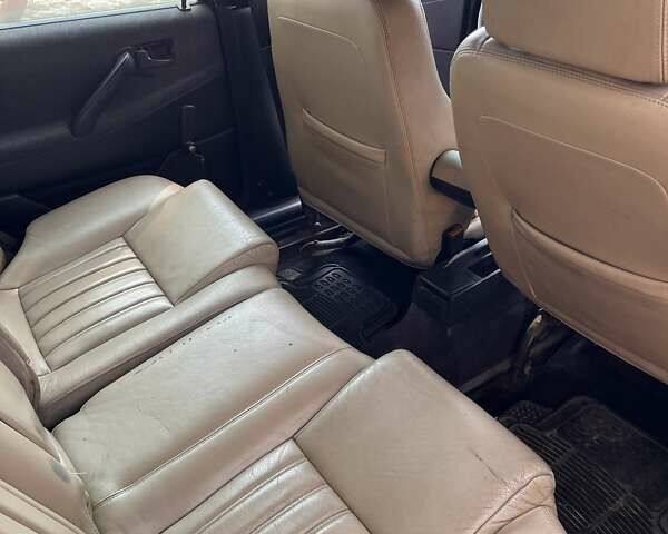 Черный Фольксваген Пассат, объемом двигателя 1.98 л и пробегом 404 тыс. км за 1950 $, фото 5 на Automoto.ua