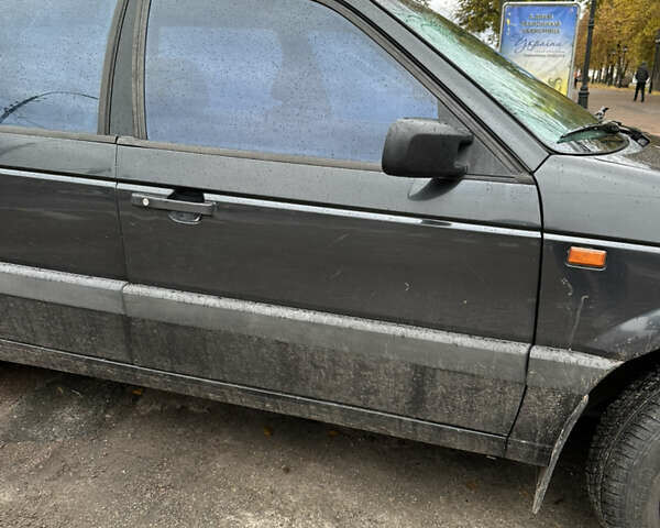 Черный Фольксваген Пассат, объемом двигателя 1.8 л и пробегом 528 тыс. км за 2650 $, фото 2 на Automoto.ua