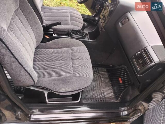 Черный Фольксваген Пассат, объемом двигателя 1.78 л и пробегом 241 тыс. км за 2251 $, фото 8 на Automoto.ua