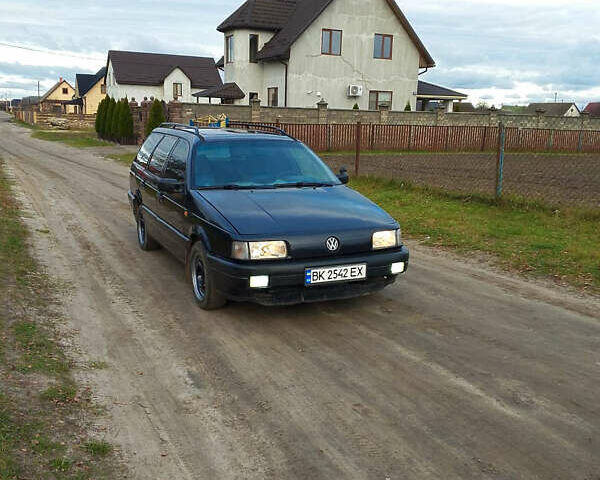 Черный Фольксваген Пассат, объемом двигателя 1.98 л и пробегом 220 тыс. км за 1599 $, фото 1 на Automoto.ua