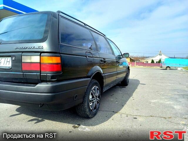 Черный Фольксваген Пассат, объемом двигателя 2 л и пробегом 0 тыс. км за 1200 $, фото 1 на Automoto.ua