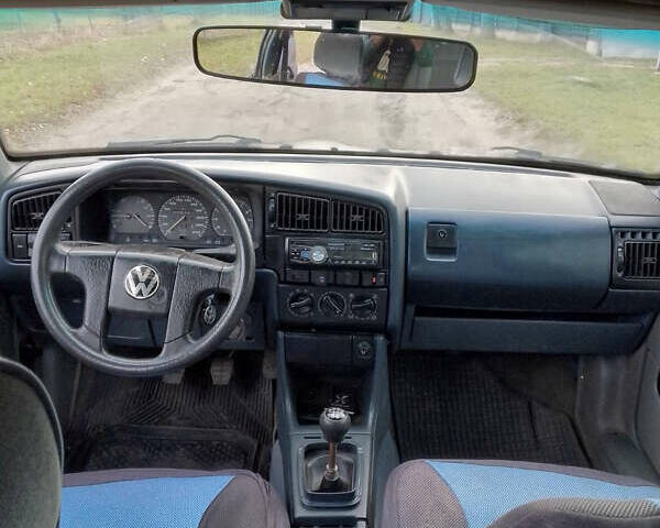 Черный Фольксваген Пассат, объемом двигателя 1.98 л и пробегом 220 тыс. км за 1599 $, фото 3 на Automoto.ua