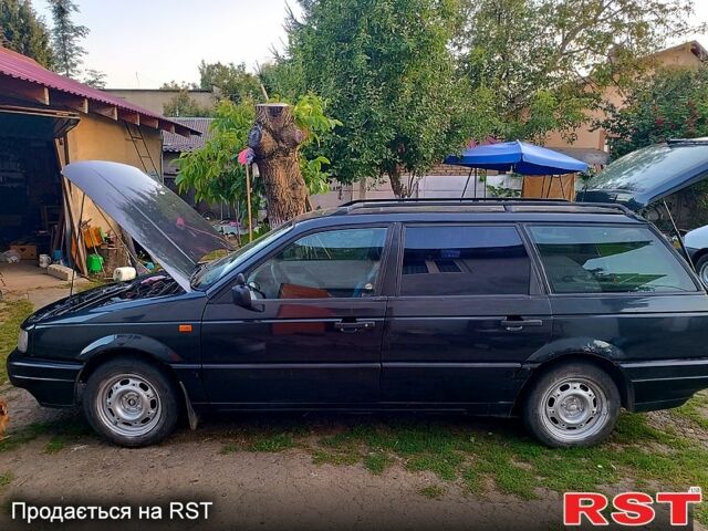 Черный Фольксваген Пассат, объемом двигателя 1.9 л и пробегом 569 тыс. км за 1500 $, фото 6 на Automoto.ua