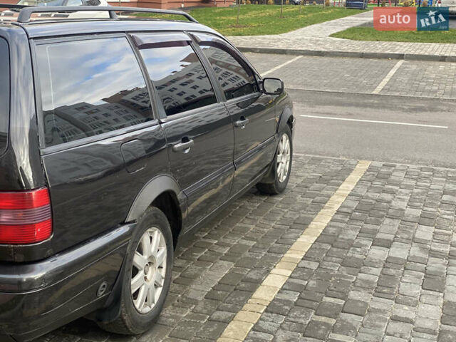 Чорний Фольксваген Пассат, об'ємом двигуна 1.8 л та пробігом 415 тис. км за 2299 $, фото 12 на Automoto.ua