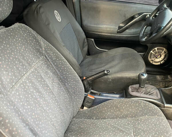 Чорний Фольксваген Пассат, об'ємом двигуна 1.8 л та пробігом 415 тис. км за 2299 $, фото 36 на Automoto.ua