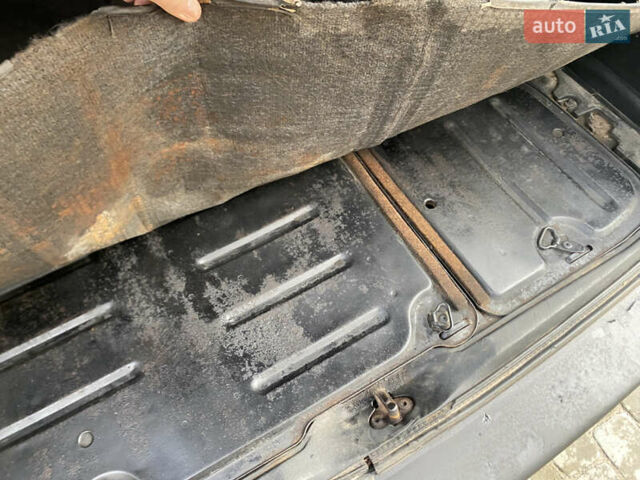 Чорний Фольксваген Пассат, об'ємом двигуна 1.8 л та пробігом 415 тис. км за 2299 $, фото 33 на Automoto.ua