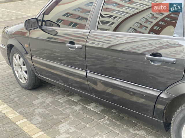 Чорний Фольксваген Пассат, об'ємом двигуна 1.8 л та пробігом 415 тис. км за 2299 $, фото 7 на Automoto.ua