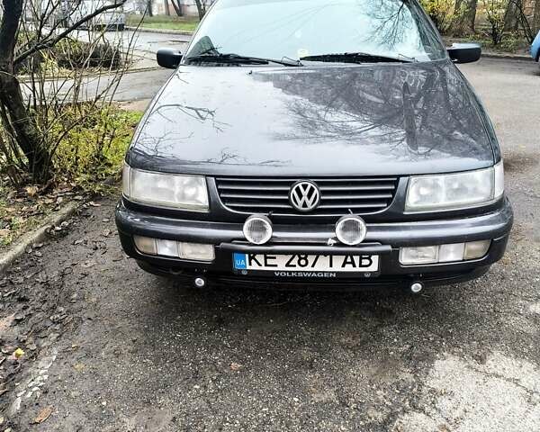 Чорний Фольксваген Пассат, об'ємом двигуна 1.98 л та пробігом 300 тис. км за 2800 $, фото 14 на Automoto.ua