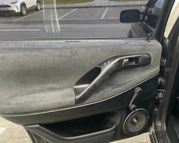 Чорний Фольксваген Пассат, об'ємом двигуна 1.8 л та пробігом 415 тис. км за 2299 $, фото 31 на Automoto.ua