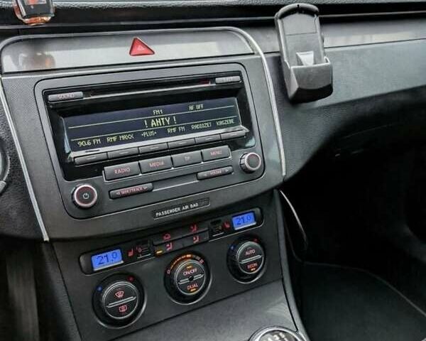 Черный Фольксваген Пассат, объемом двигателя 1.9 л и пробегом 213 тыс. км за 1400 $, фото 10 на Automoto.ua