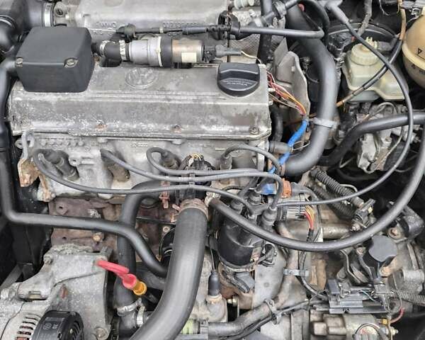 Чорний Фольксваген Пассат, об'ємом двигуна 1.98 л та пробігом 300 тис. км за 2800 $, фото 17 на Automoto.ua