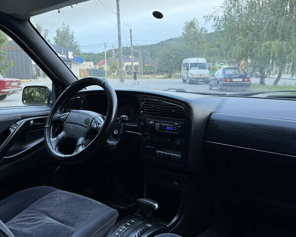 Черный Фольксваген Пассат, объемом двигателя 2.8 л и пробегом 274 тыс. км за 2500 $, фото 20 на Automoto.ua