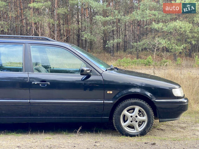 Черный Фольксваген Пассат, объемом двигателя 2 л и пробегом 330 тыс. км за 3550 $, фото 13 на Automoto.ua