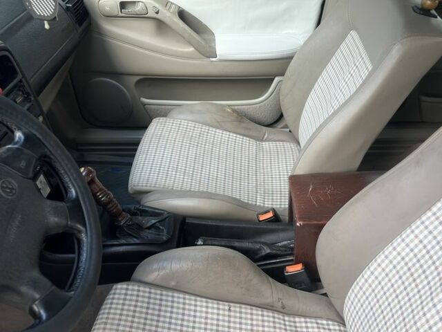 Черный Фольксваген Пассат, объемом двигателя 1.8 л и пробегом 450 тыс. км за 1800 $, фото 5 на Automoto.ua