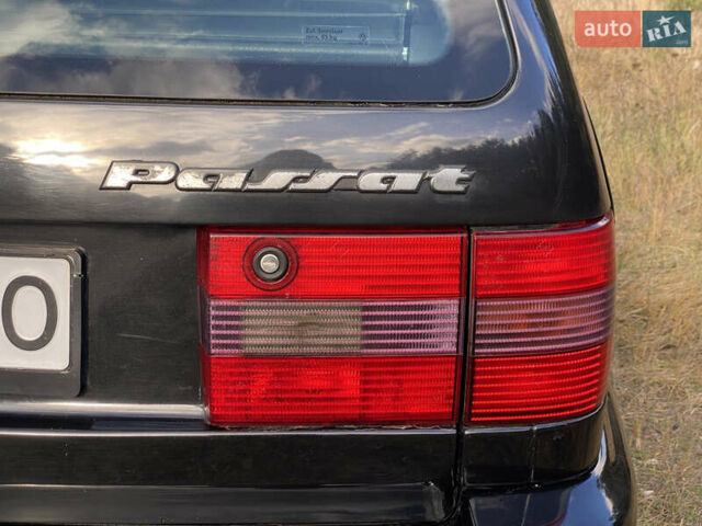 Черный Фольксваген Пассат, объемом двигателя 2 л и пробегом 330 тыс. км за 3550 $, фото 48 на Automoto.ua