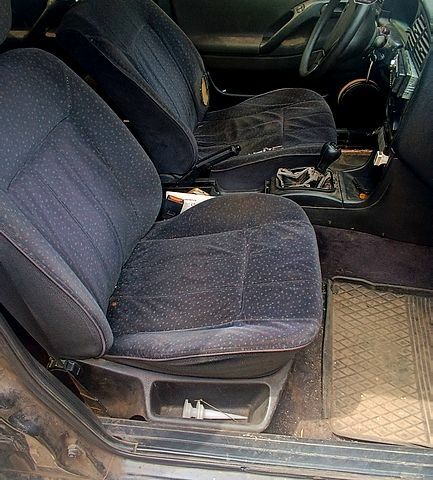 Черный Фольксваген Пассат, объемом двигателя 2 л и пробегом 400 тыс. км за 2700 $, фото 3 на Automoto.ua