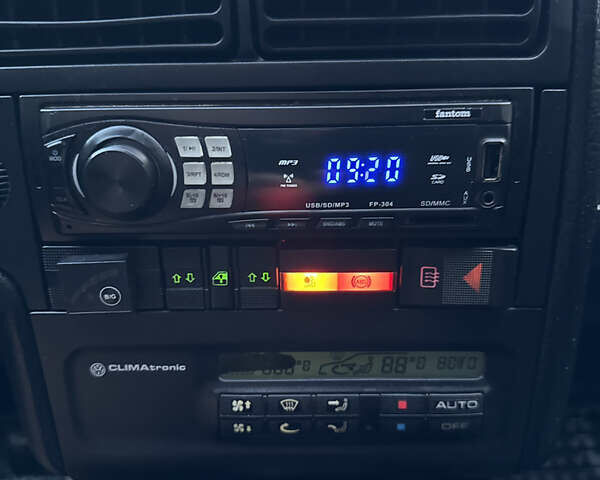 Черный Фольксваген Пассат, объемом двигателя 2.8 л и пробегом 274 тыс. км за 2500 $, фото 44 на Automoto.ua