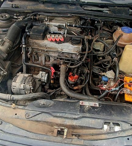 Черный Фольксваген Пассат, объемом двигателя 2 л и пробегом 400 тыс. км за 2700 $, фото 2 на Automoto.ua