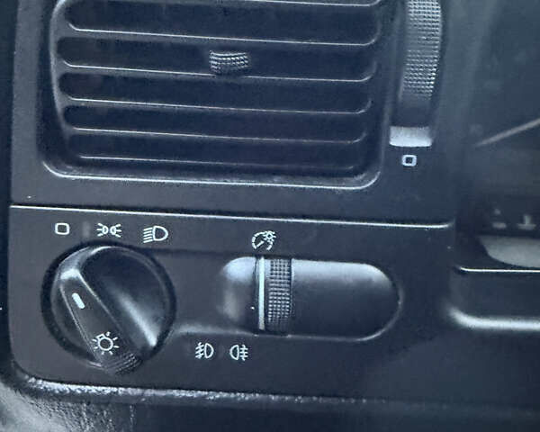 Черный Фольксваген Пассат, объемом двигателя 2.8 л и пробегом 274 тыс. км за 2500 $, фото 37 на Automoto.ua