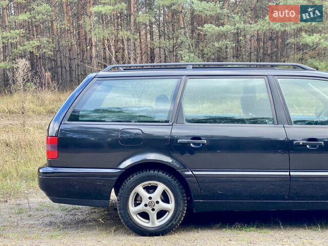 Черный Фольксваген Пассат, объемом двигателя 2 л и пробегом 330 тыс. км за 3550 $, фото 14 на Automoto.ua