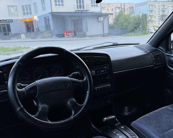 Черный Фольксваген Пассат, объемом двигателя 2.8 л и пробегом 274 тыс. км за 2650 $, фото 30 на Automoto.ua