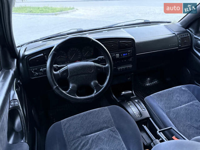 Черный Фольксваген Пассат, объемом двигателя 2.8 л и пробегом 274 тыс. км за 2500 $, фото 26 на Automoto.ua