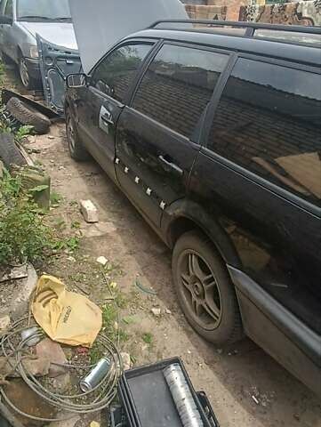 Черный Фольксваген Пассат, объемом двигателя 2 л и пробегом 400 тыс. км за 2700 $, фото 2 на Automoto.ua