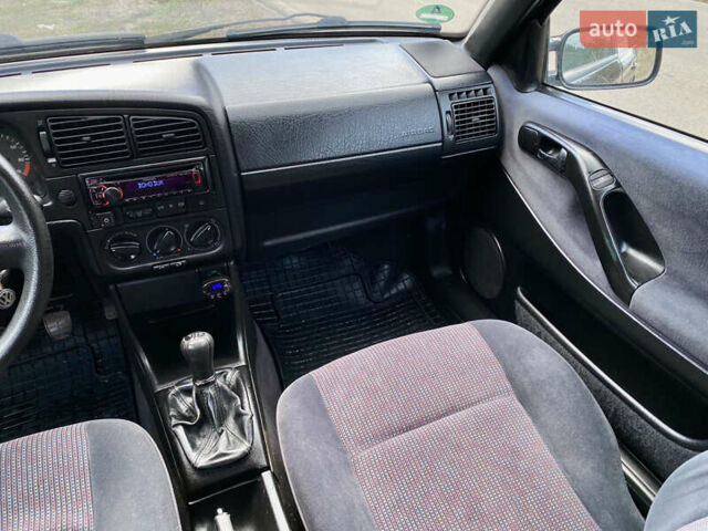 Черный Фольксваген Пассат, объемом двигателя 2 л и пробегом 330 тыс. км за 3550 $, фото 32 на Automoto.ua