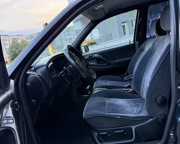 Черный Фольксваген Пассат, объемом двигателя 2.8 л и пробегом 274 тыс. км за 2000 $, фото 30 на Automoto.ua