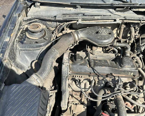 Черный Фольксваген Пассат, объемом двигателя 1.8 л и пробегом 300 тыс. км за 2500 $, фото 39 на Automoto.ua