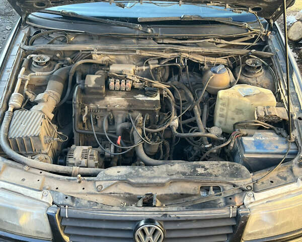 Чорний Фольксваген Пассат, об'ємом двигуна 1.98 л та пробігом 735 тис. км за 2400 $, фото 1 на Automoto.ua