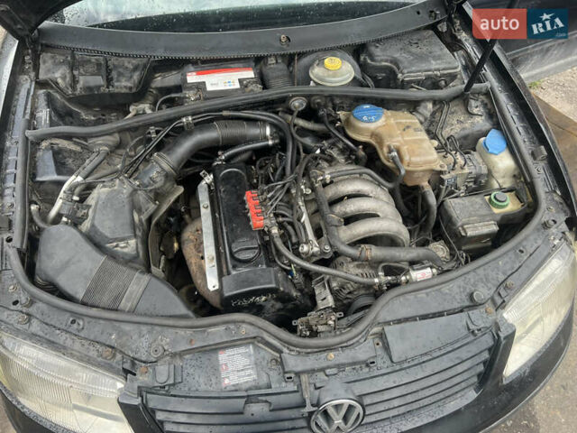 Черный Фольксваген Пассат, объемом двигателя 1.6 л и пробегом 350 тыс. км за 3200 $, фото 16 на Automoto.ua
