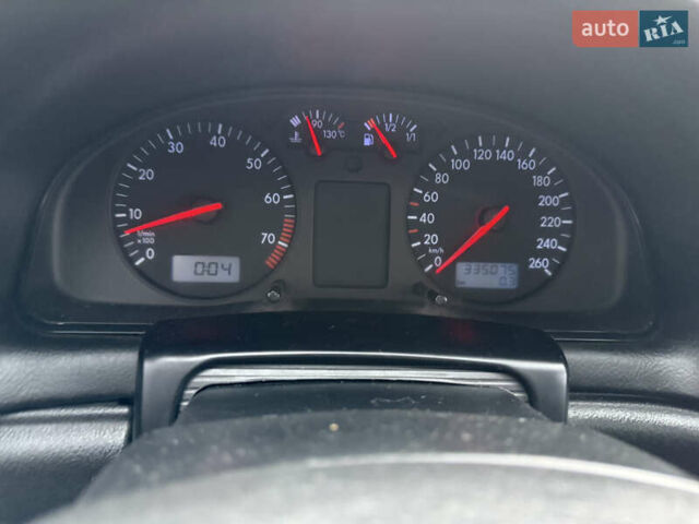Черный Фольксваген Пассат, объемом двигателя 1.6 л и пробегом 335 тыс. км за 2999 $, фото 14 на Automoto.ua