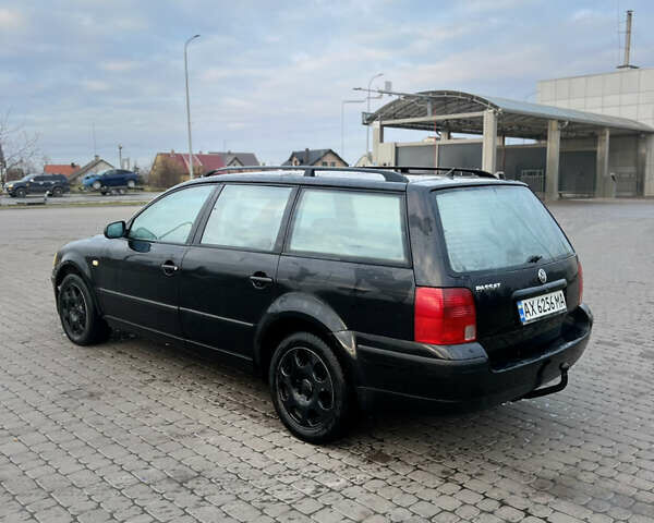 Черный Фольксваген Пассат, объемом двигателя 1.6 л и пробегом 350 тыс. км за 3200 $, фото 4 на Automoto.ua