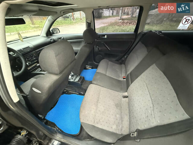 Черный Фольксваген Пассат, объемом двигателя 1.6 л и пробегом 335 тыс. км за 2999 $, фото 9 на Automoto.ua